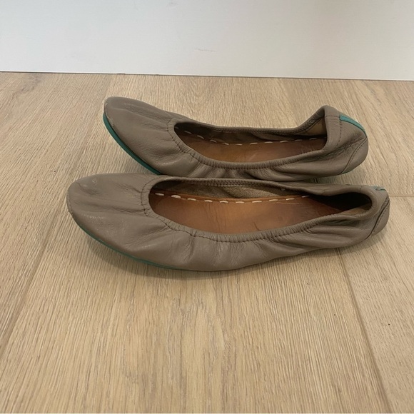 Tieks Taupe Gray Leather Ballet Flats - Picture 4 of 6